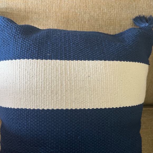 Threshold Blue White Pillow, NWT - Picture 4 of 8